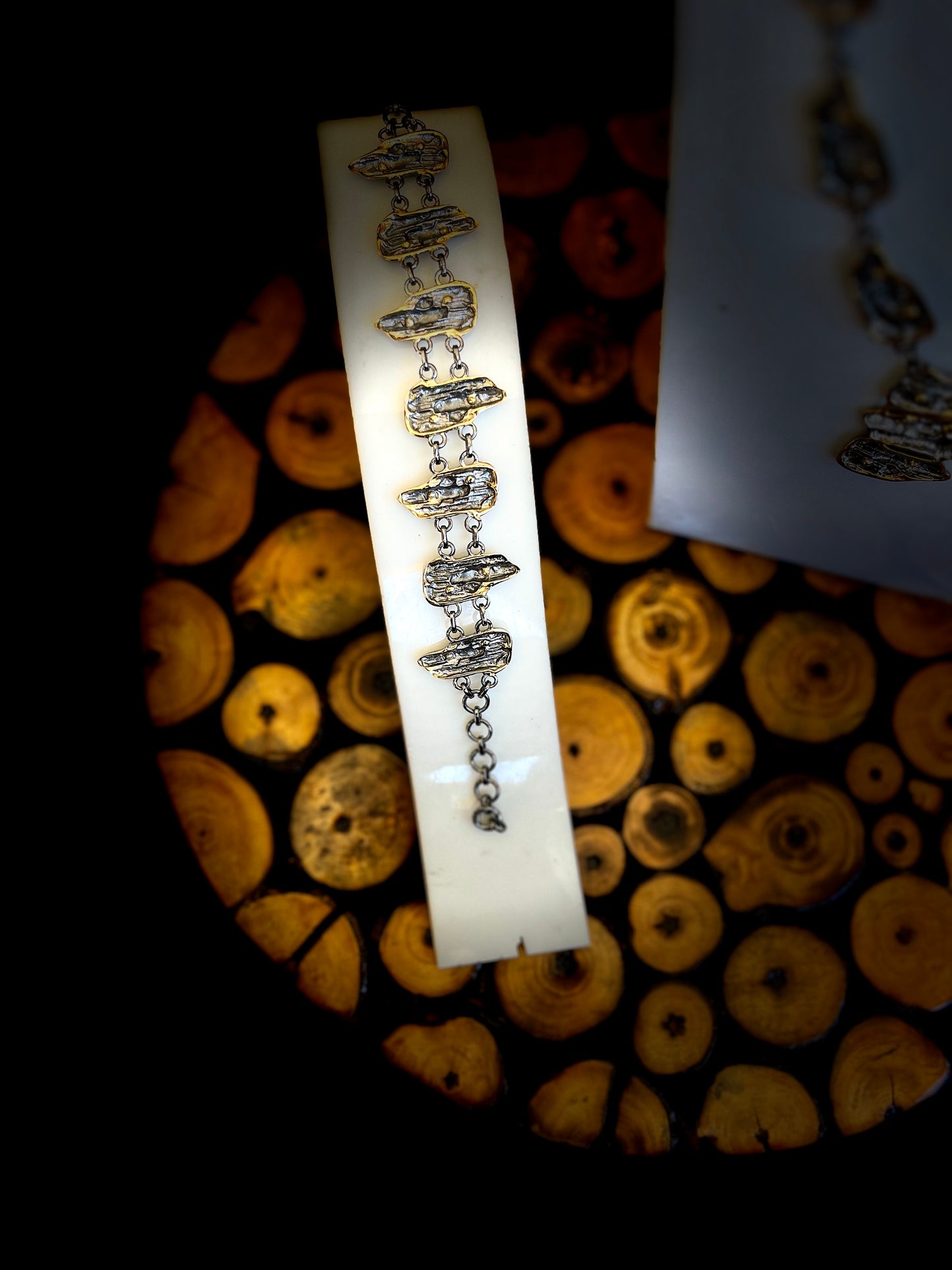 🌟„Entfesselte Eleganz: 925er Sterlingsilberschmuck mit schwarzer Rhodinierung und Goldplattierung“