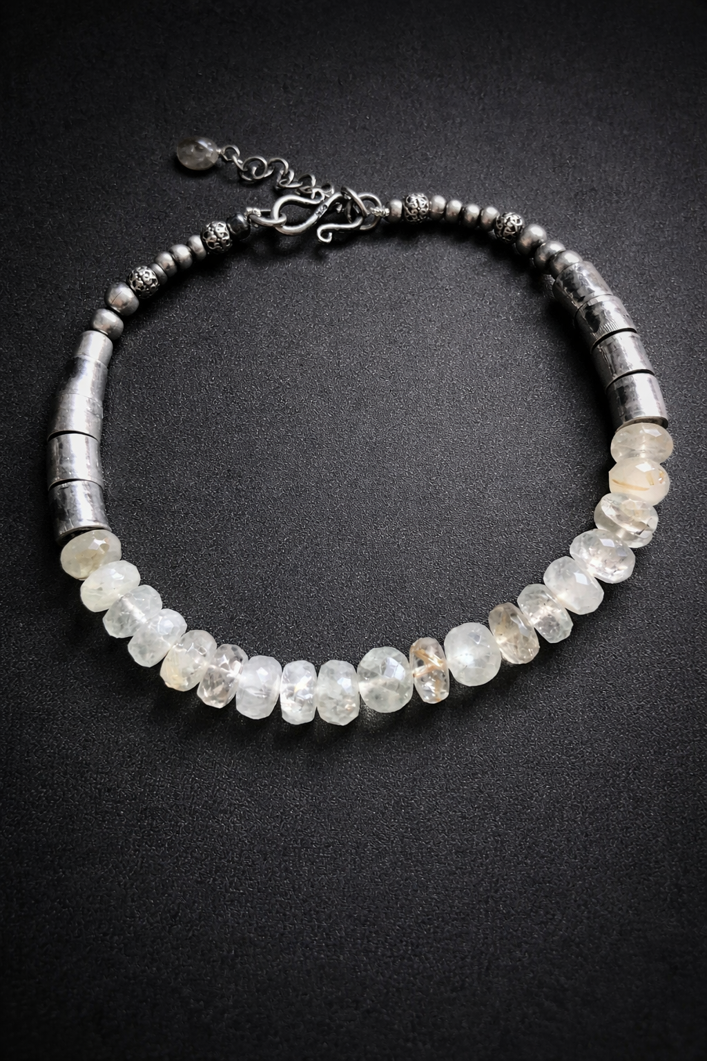 Elegante handgemachte Armbänder aus 925er Sterlingsilber mit Kristallen