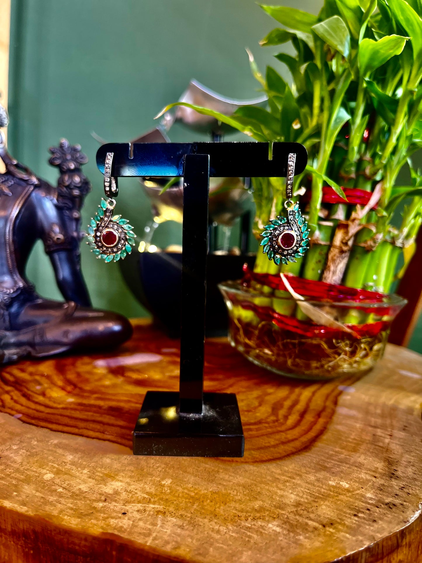 🌟💎„Edelstein-Symphonie: Ohrringe mit Rubin, Smaragd und Diamanten“🌟💎