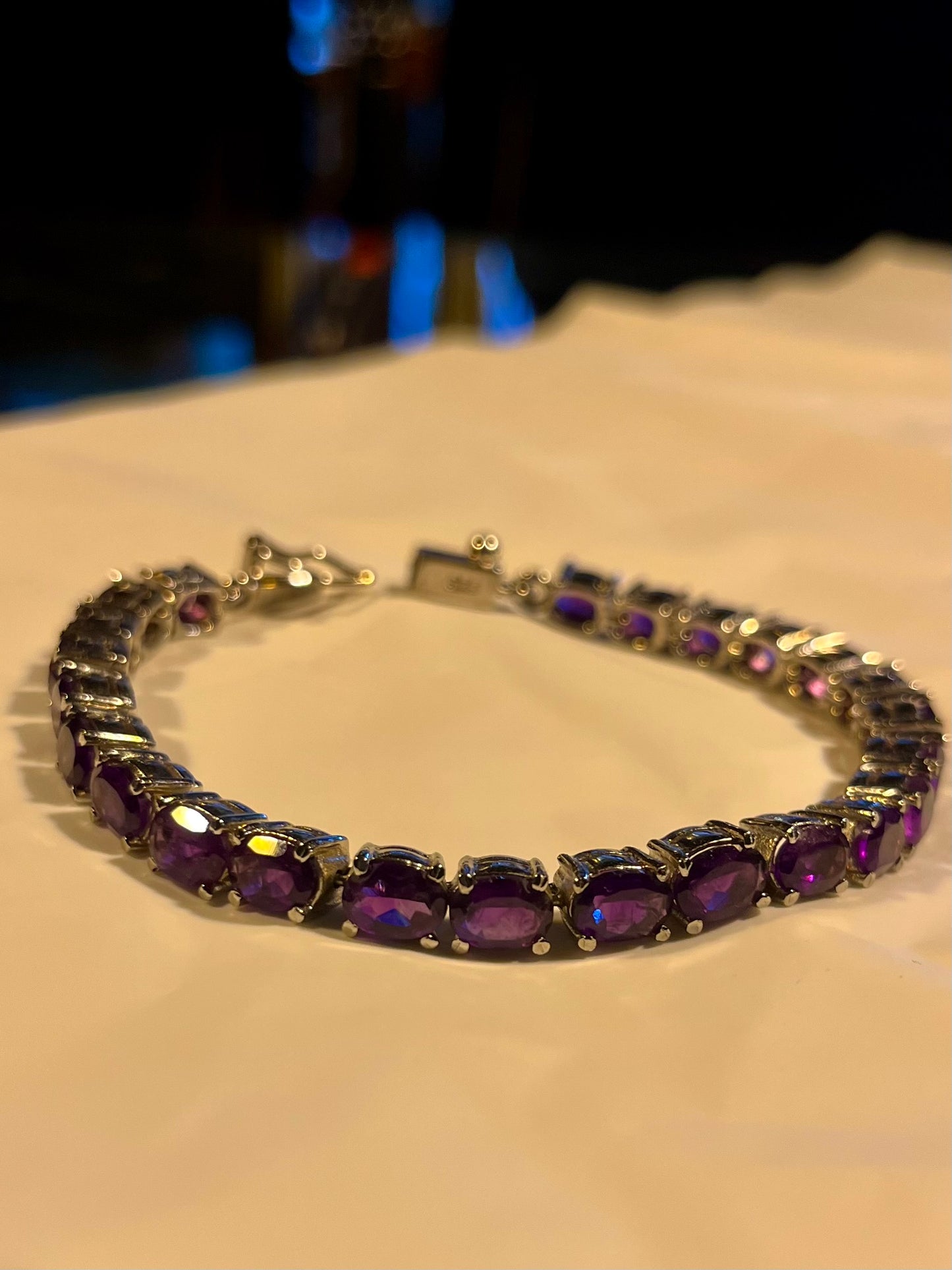 Elegantes Amethyst-Tennisarmband – rhodiniertes 925er Sterlingsilber