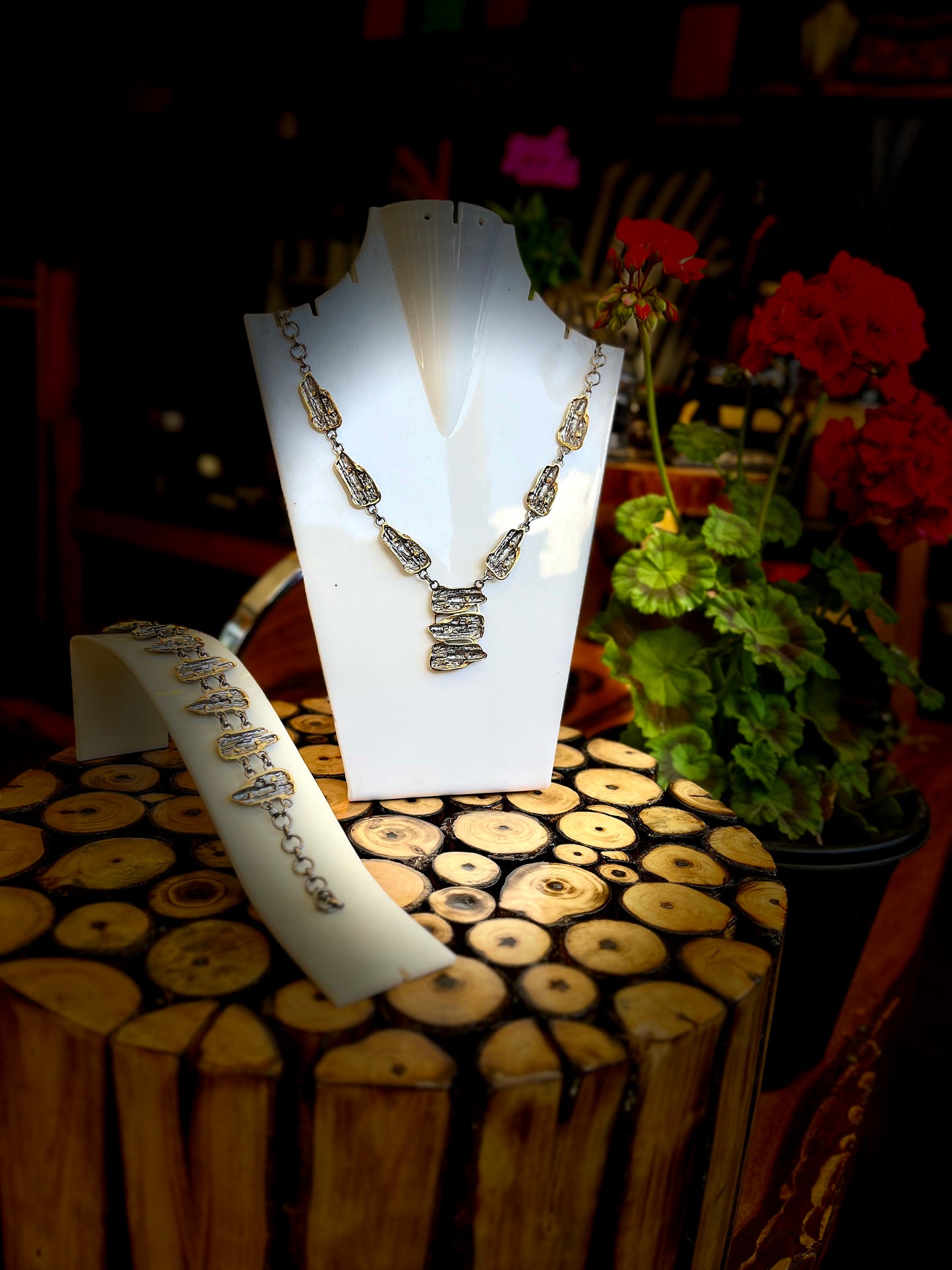 🌟„Entfesselte Eleganz: 925er Sterlingsilberschmuck mit schwarzer Rhodinierung und Goldplattierung“
