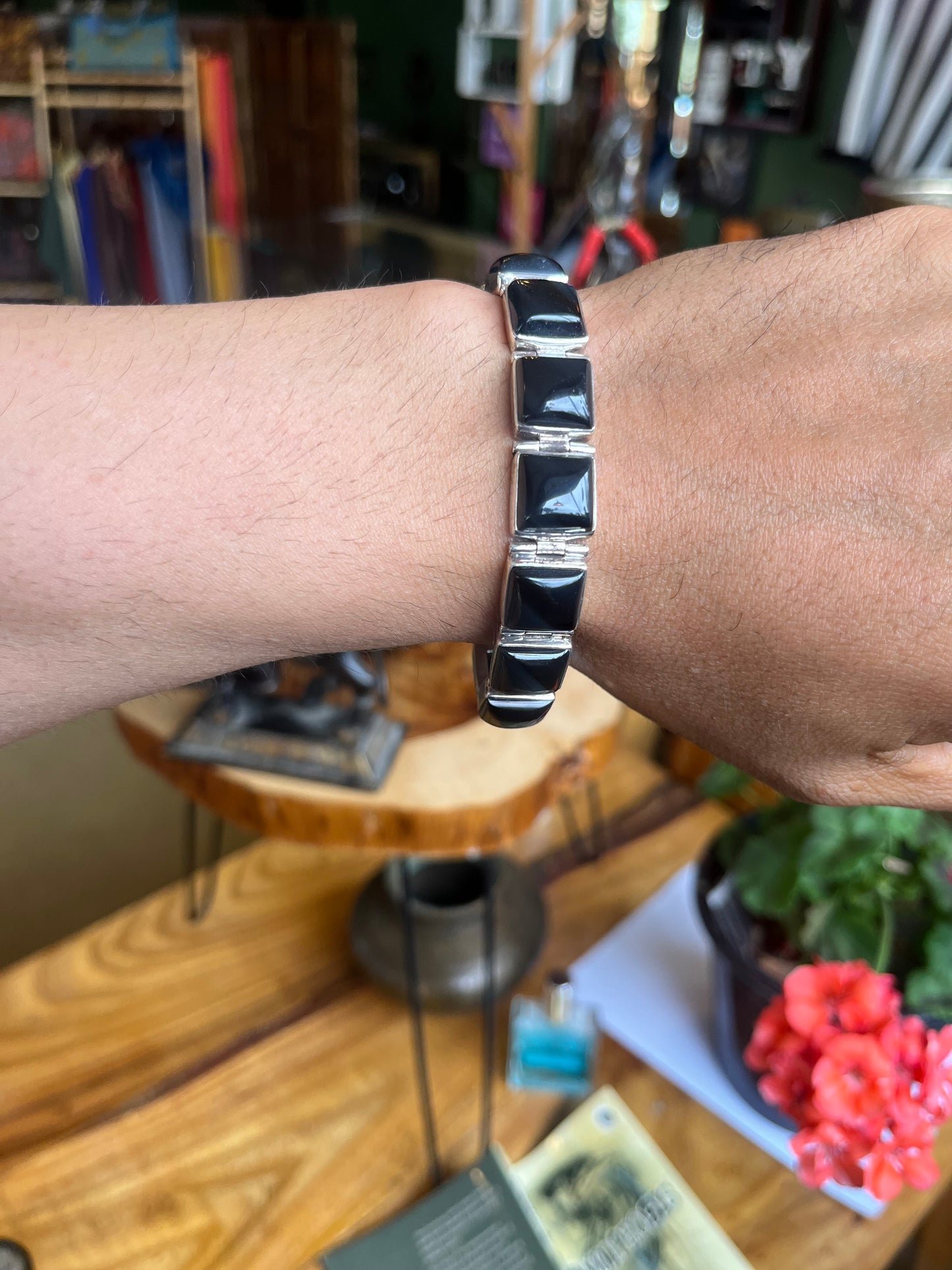 Elegantes Armband aus schwarzem Onyx mit quadratischen Steinen aus 92.5 Sterlingsilber