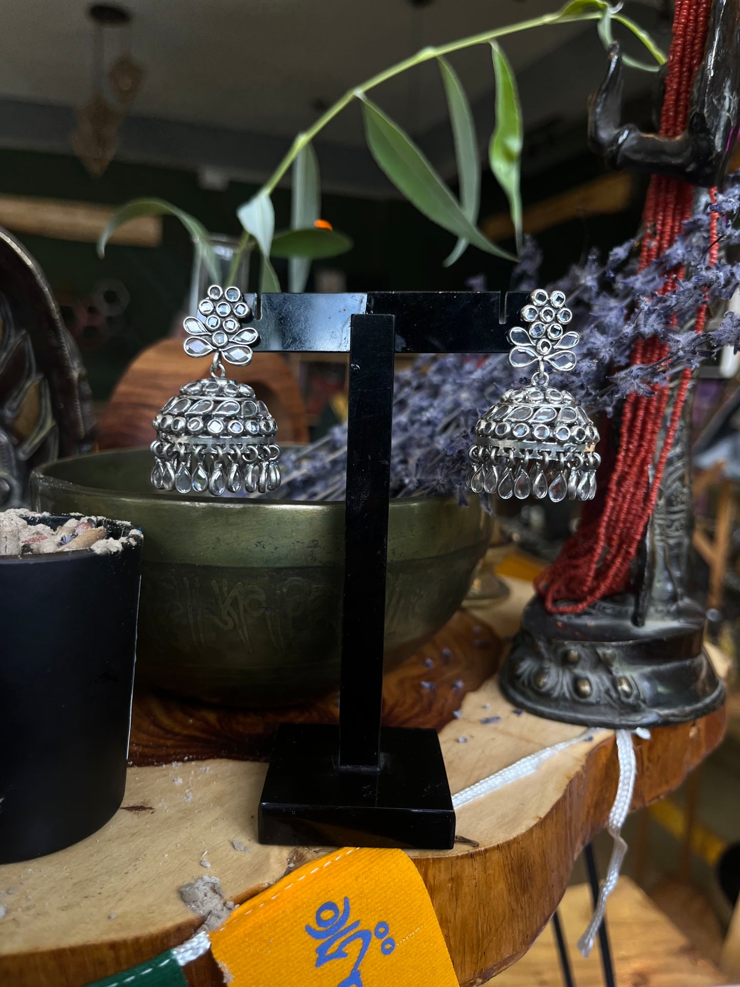 „Exquisite Rauchquarz-Jhumkas aus massivem Silber – handgefertigte Eleganz für 12.999 ₹“