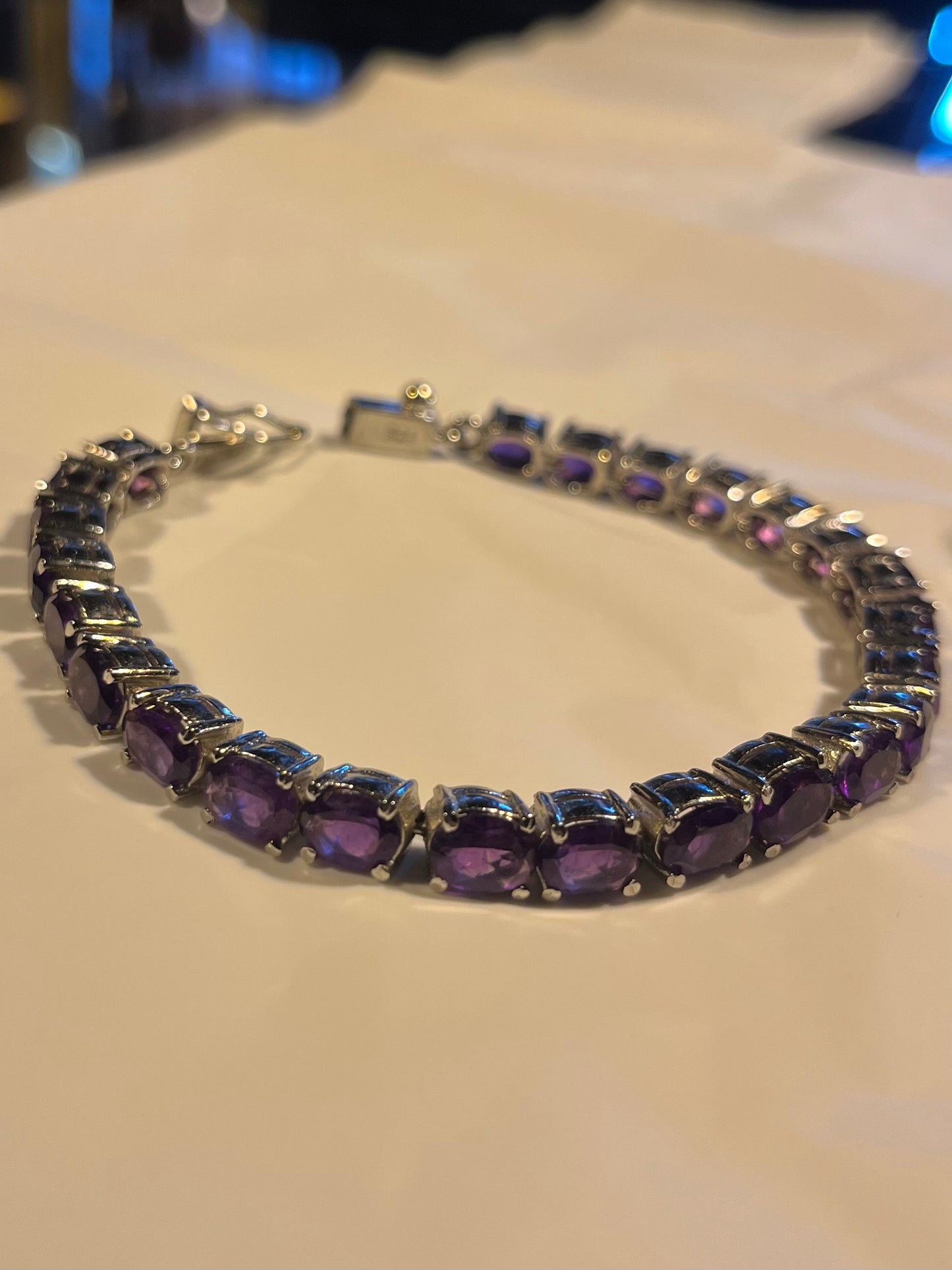 Elegantes Amethyst-Tennisarmband – rhodiniertes 925er Sterlingsilber