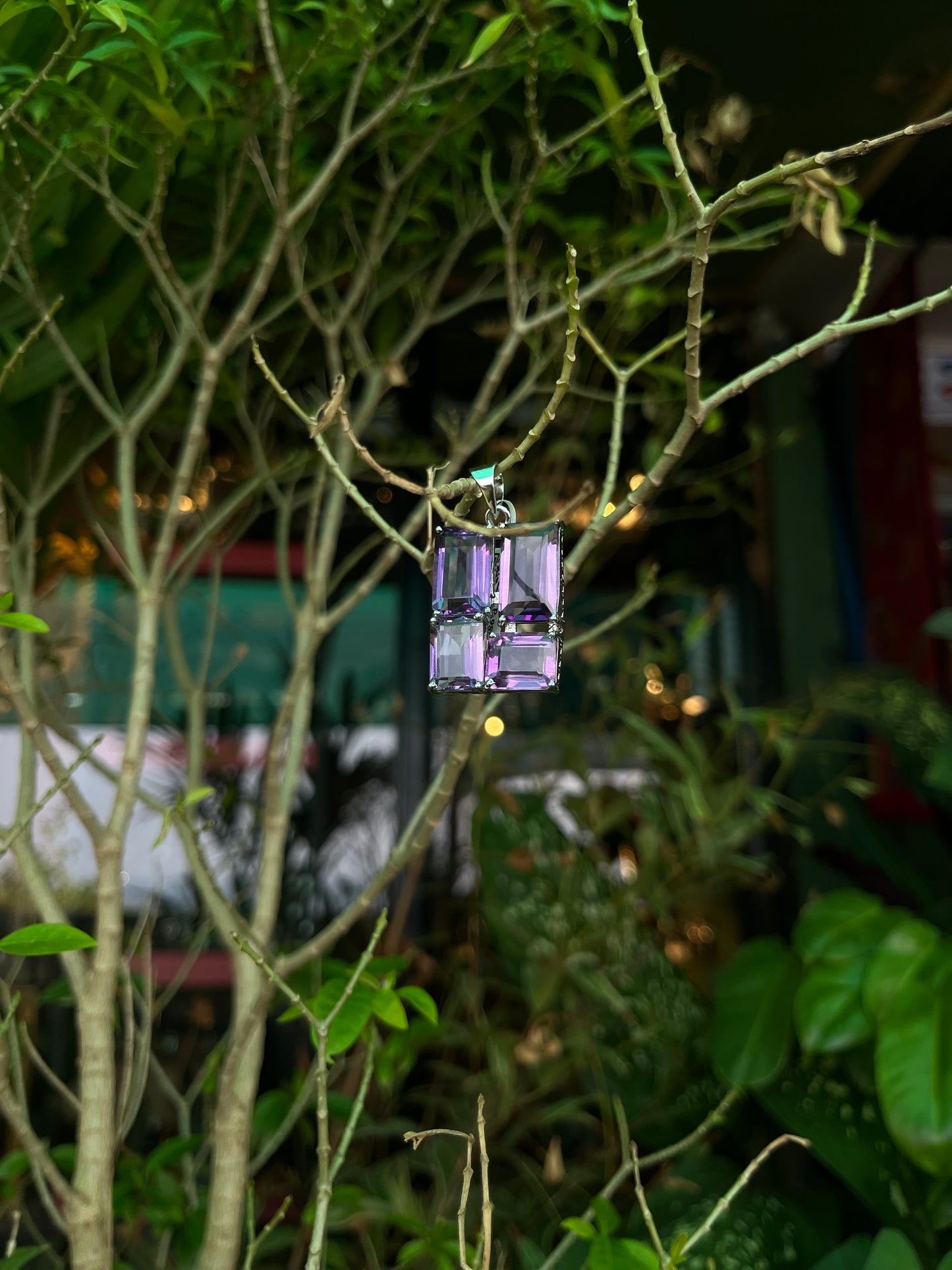 Eleganter Amethyst-Anhänger mit Kissenschliff aus 925er Silber mit Platinbeschichtung