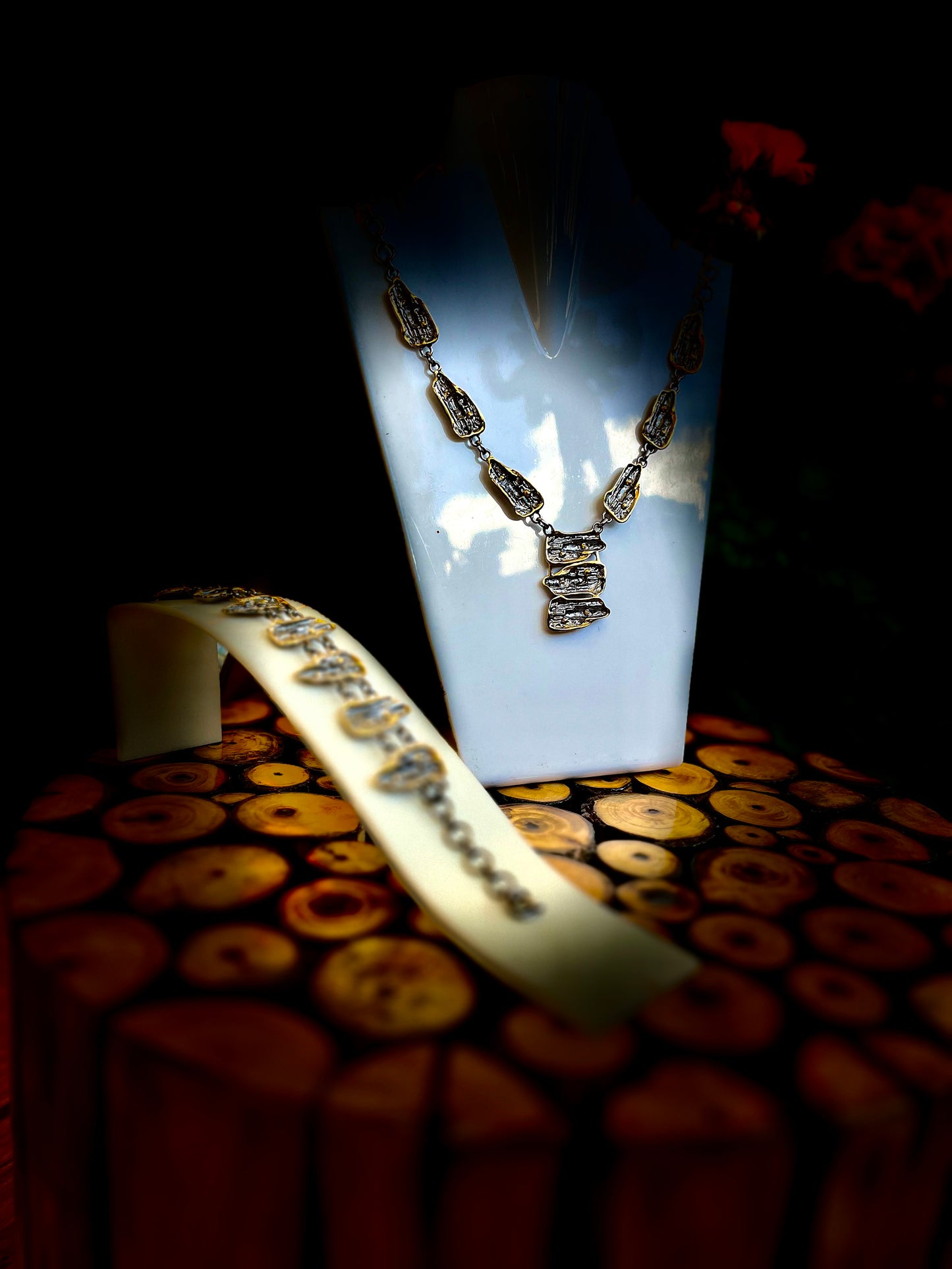 🌟„Entfesselte Eleganz: 925er Sterlingsilberschmuck mit schwarzer Rhodinierung und Goldplattierung“