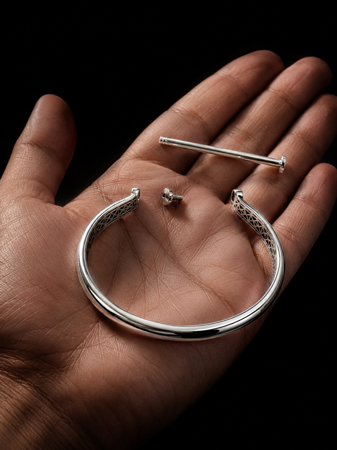 Handcuff Bangle – Silver Screwable Lock with Anice Pattern